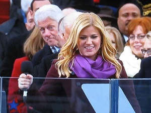 Bill Clinton, photo bombs, Kelly Clarkson, inauguration, January 2013