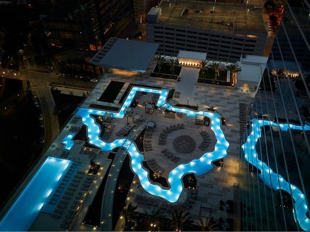 Houston Hotel Makes A Splash With One Of The Nation S Best Pools Marriott Marquis Texas Shaped Pool