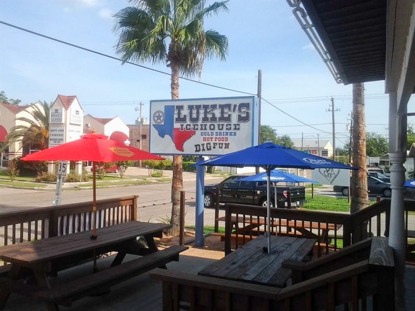 Luke's Icehouse, bar, October 2012, patio
