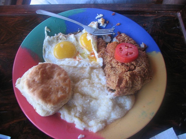 News_Breakfast Klub_grits_fried catfish