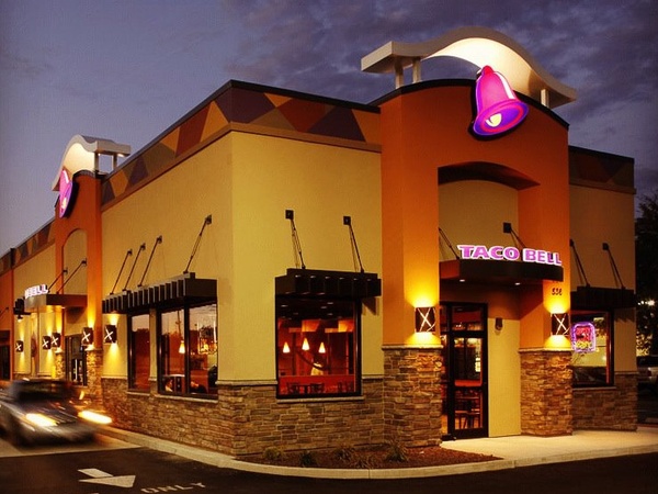 News_Taco Bell exterior night