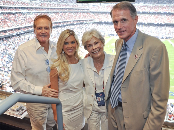 Texans owners suite, September 2012, Lee Majors, Faith Majors, Janice McNair, Dr. Dave Peterson