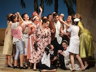 Houston Grand Opera presents The Elixir of Love