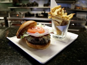 Backyard Burger, hamburgers, video, September 2012, Branch Water Tavern