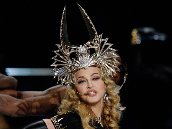News_Madonna_Super Bowl 2012_ halftime