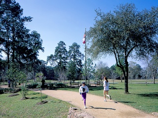 Places-Unique-Memorial Park-runners-1-CVB