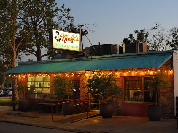 News_Ninfa's on Navigation, exterior, night