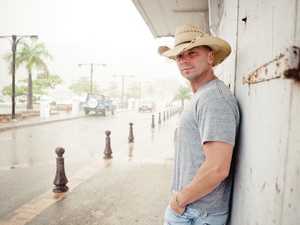 Austin Photo: News_kevin_Kenny Chesney__January 2013_landscape