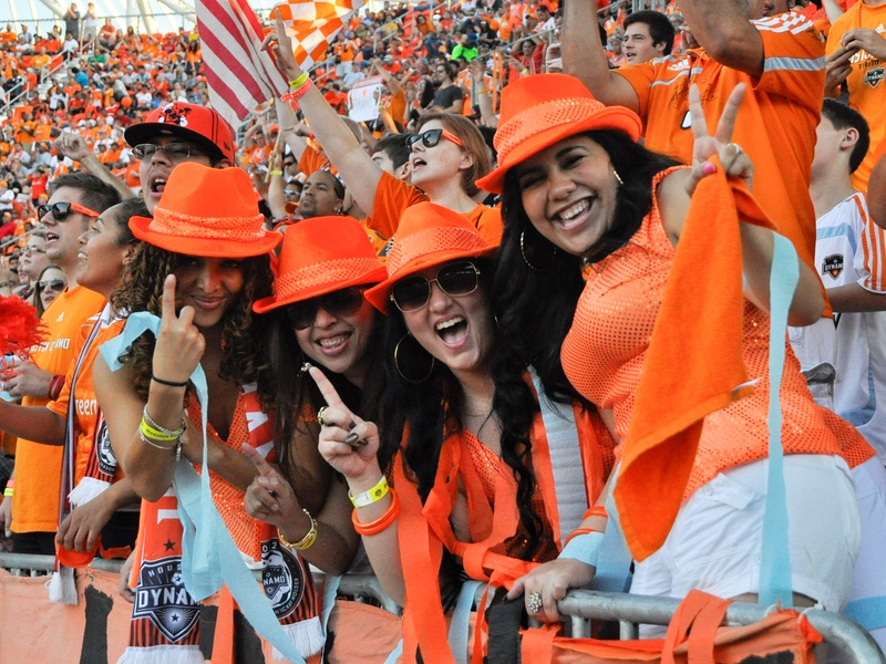 Dynamo fans KC