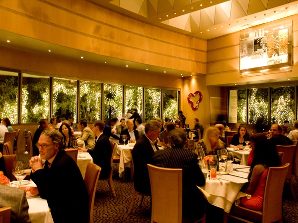 News_Tony's, interior