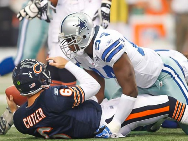 Dallas Cowboy DeMarcus Ware sacks Jay Cutler