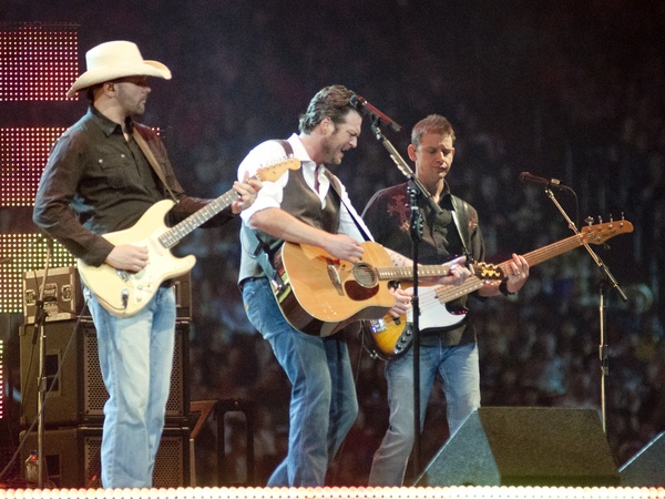 News_008_RodeoHouston_Blake Shelton_March 2012