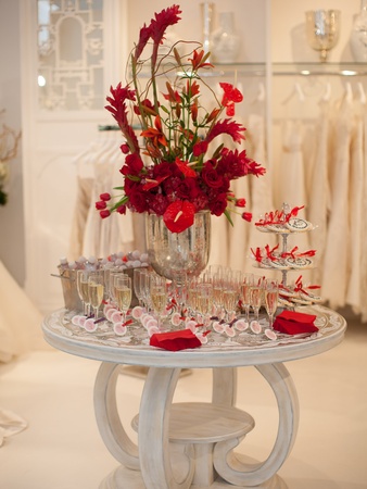 2679, Austin Scarlett trunk show at Mia Bridal, December 2012, floral arrangement, champagne