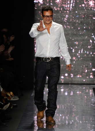 News_Naeem Khan_fall 2012 collection_Feb 2012