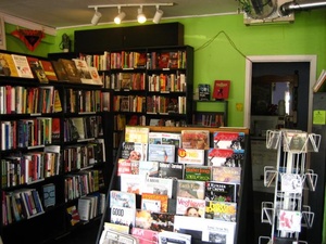 austin photo set: news_july_justin_book stores