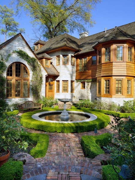 4, Houston's most expensive homes, 3866 Willowick, January 2013, courtyard