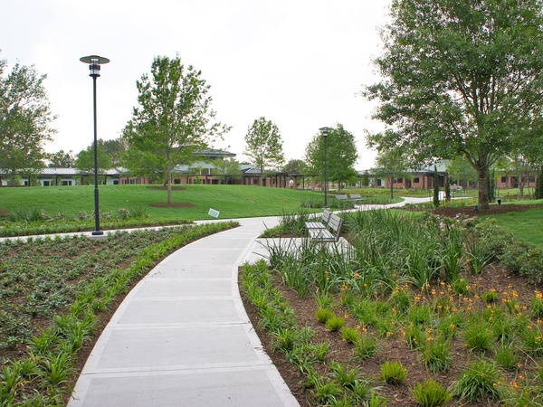 News_Menninger Clinic_April 2012_landscaping_grounds