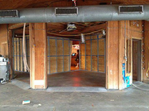 Hooters on Kirby, renovation, before shot, January 2013