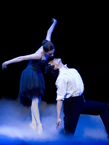 News_MAO_Chi Cao_as Li Cunxin_Camilla Vergotis_as Mary McKendry
