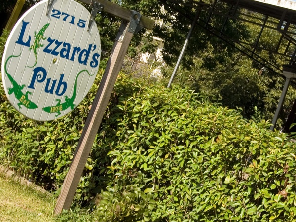 Places-Drinks-Lizzard's Pub