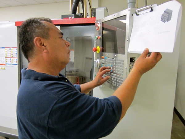 Enrique Chavez_computer_Houston Community College_HCC