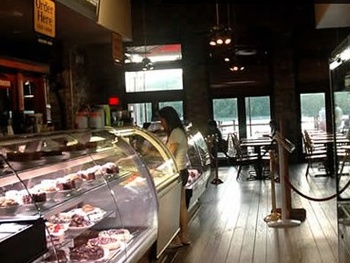 Austin photo: Places_Food_Mozart's_Interior