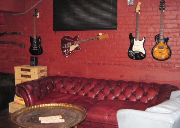 austin photo set: news_july_claudia red room