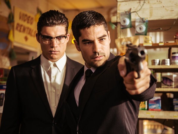 Zane-Holtz-and-D.J.-Cotrona-in-From-Dusk-Till-Dawn-the-series-as-Gecko-brothers_154817.jpg