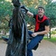 News-Columnist-Steven Thomson-on statue