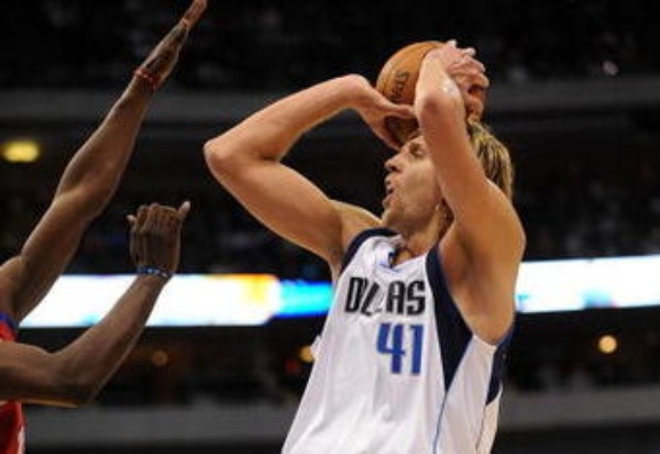 Dirk Nowitzki fadeaway