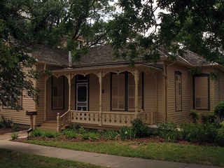 Austin Photo: Places_Arts_O_Henry_Museum_Exterior