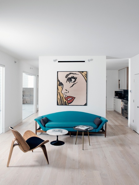 25th Street row houses, January 2013, living room