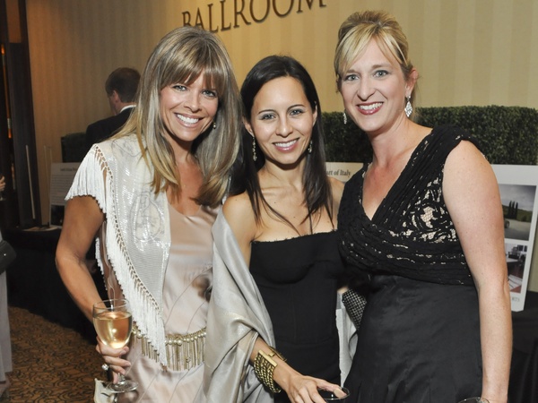 051, Una Notte in Italia, November 2012, Stephanie Perkins, Claudine Hartland, Melanie Fowler