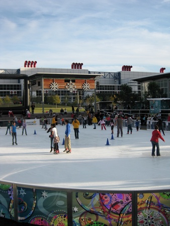 News_Peter Barnes_ice skating_Discovery Green_ice rink