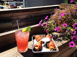 Silo on Seventh Austin restaurant bar east 7th food drink patio view