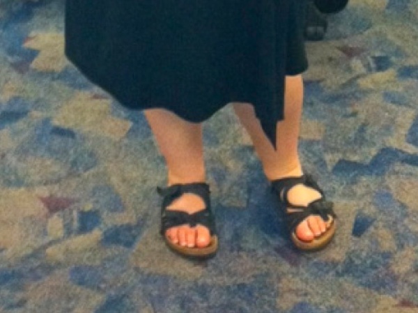 Southwest Airlines, cleavage, sandals