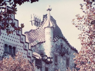 still from Hiroshi Teshigahara's film about architect Antonio Gaudi