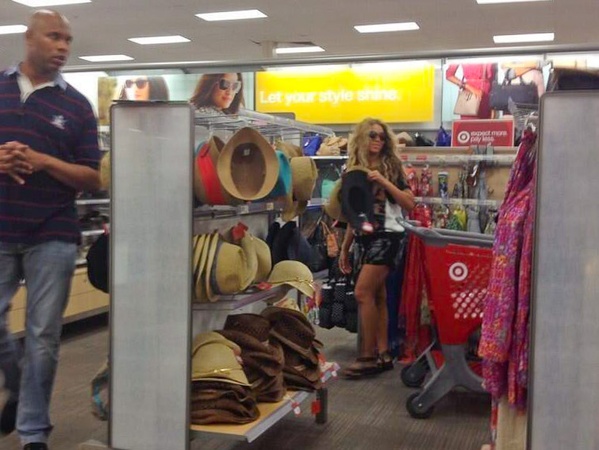Beyonce-at-Target-in-Houston-July-14-201
