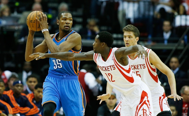thunder strikes oklahoma city surges past rockets into nba christmas spectacular rockets