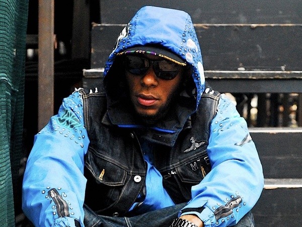 Mos Def, rapper, blue hoodie