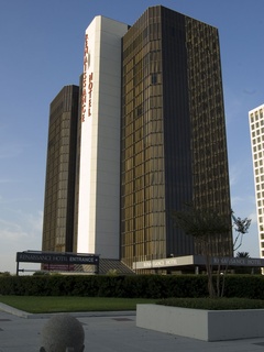 Renaissance Hotel Houston Now The Doubletree By Hilton Places Hotels Spas Renaissance Hotel Houston Building 1
