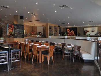 Roots Bistro - Interior