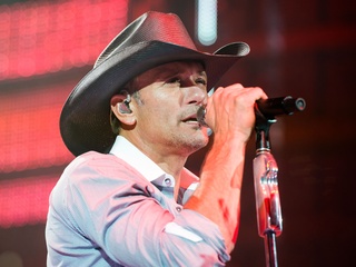 Tim McGraw close