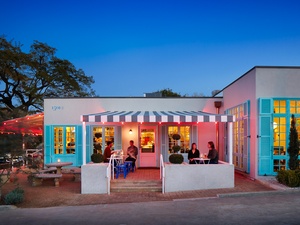 Austin Photo Set: News_Jackie_elizabeth street cafe_feb 2012_6