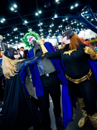 Comicpalooza beating up Joker