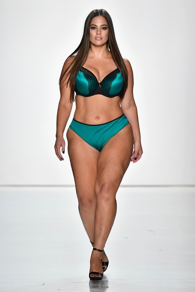Addition Elle look 22 Ashley Graham