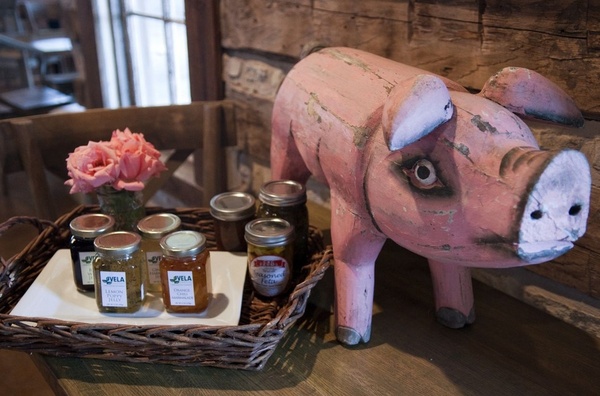 Austin Photo Set: News_Layne_new restaurants opening_oct 2012_the pink pig