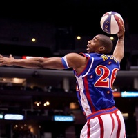 Harlem Globetrotter going for a dunk