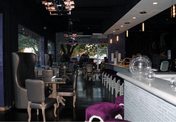 Nosh Bistro Houston, interior