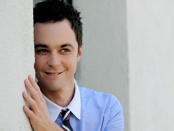 News_Jim Parsons_blue shirt_wall